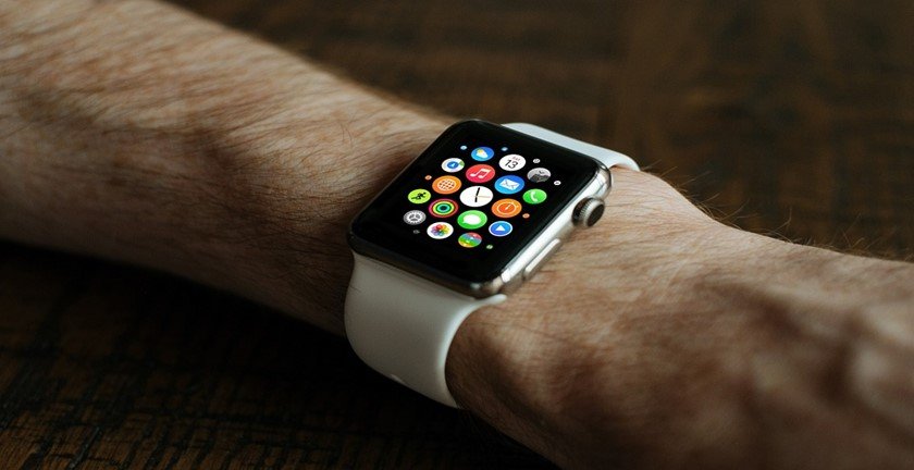 You are currently viewing Pros and Cons of the Apple Watch
