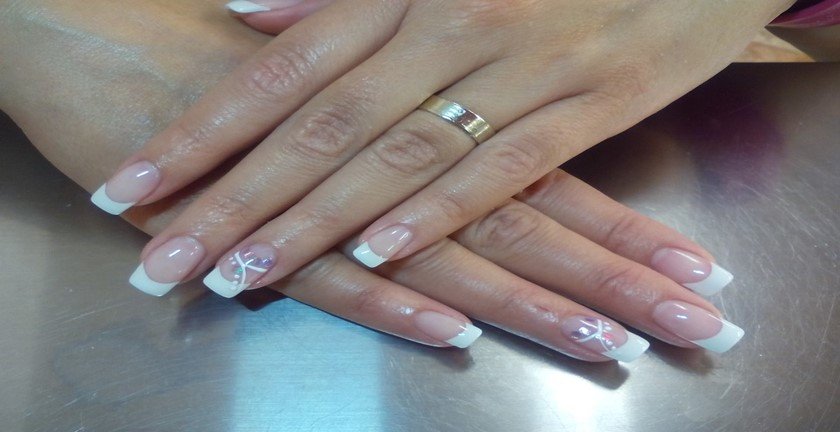 You are currently viewing Pros and Cons of Gel Nails