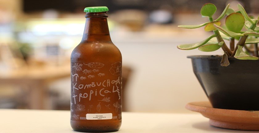 You are currently viewing Pros and Cons of Kombucha