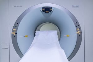 Read more about the article Pros and cons of MRI