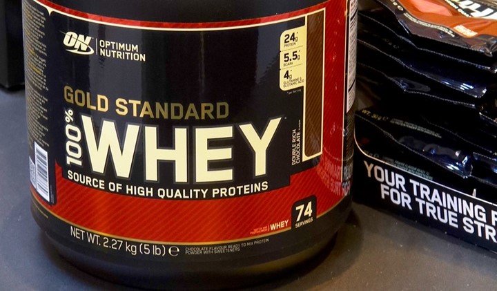 You are currently viewing Pros and cons of whey protein